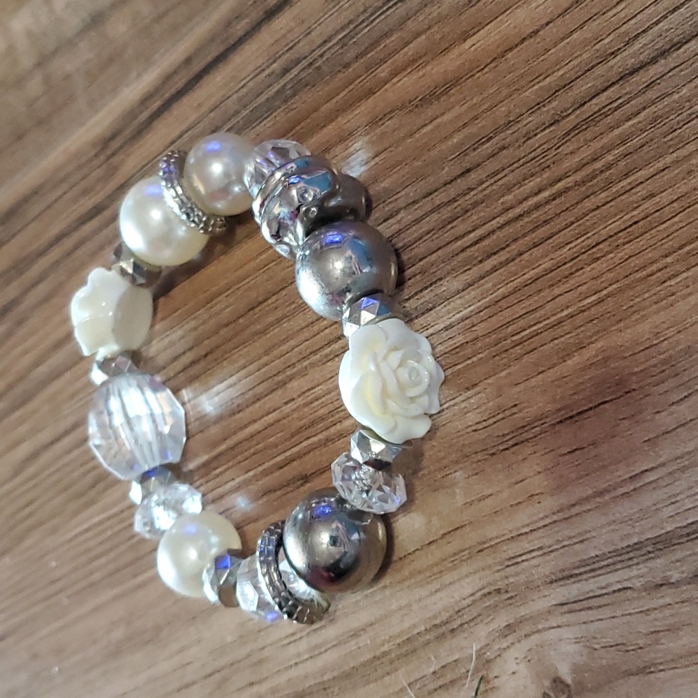 Rose silver beaded stones bracelet